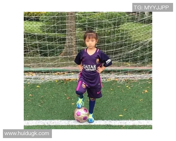 从足球场边的球童到世界级球星的蜕变之路